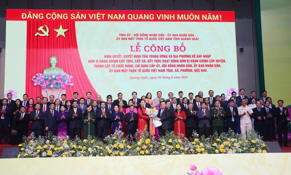 Chi tiết 96 xã, phường, đặc khu của tỉnh Quảng Ngãi từ 1-7-2025