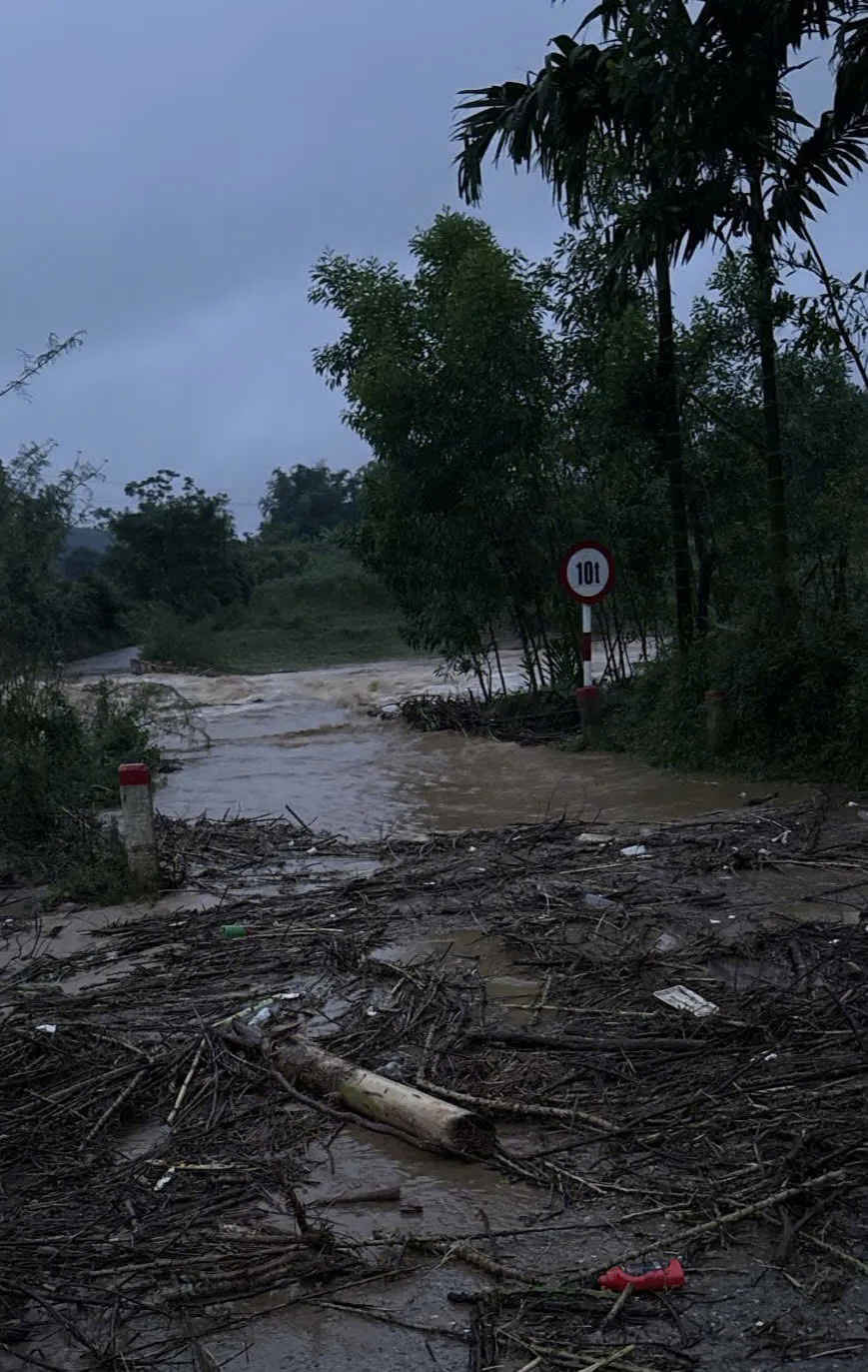 Cầu sông Toong (Gò Bưởi - Xà Nay) lúc 17 giờ 45 phút