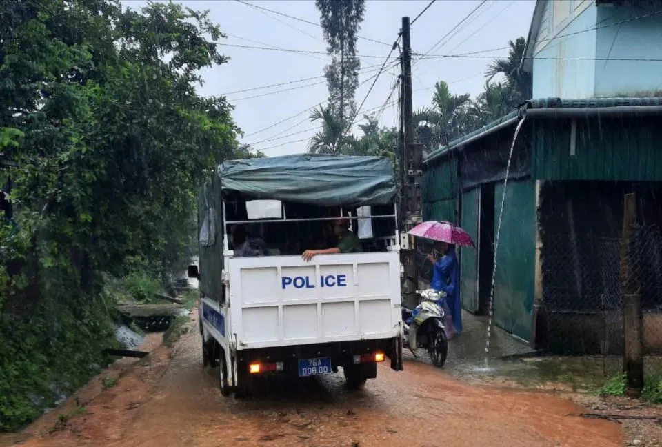 Quảng Ngãi: Tiếp tục di dời dân ở vùng nguy cơ sạt lở núi Gò Oát