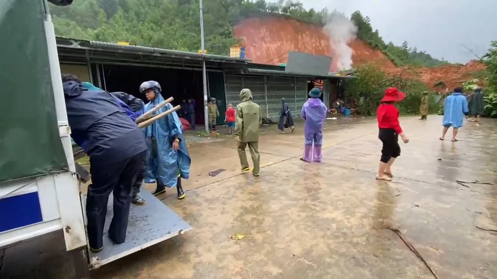 sat lo dong truong son (1).jpg