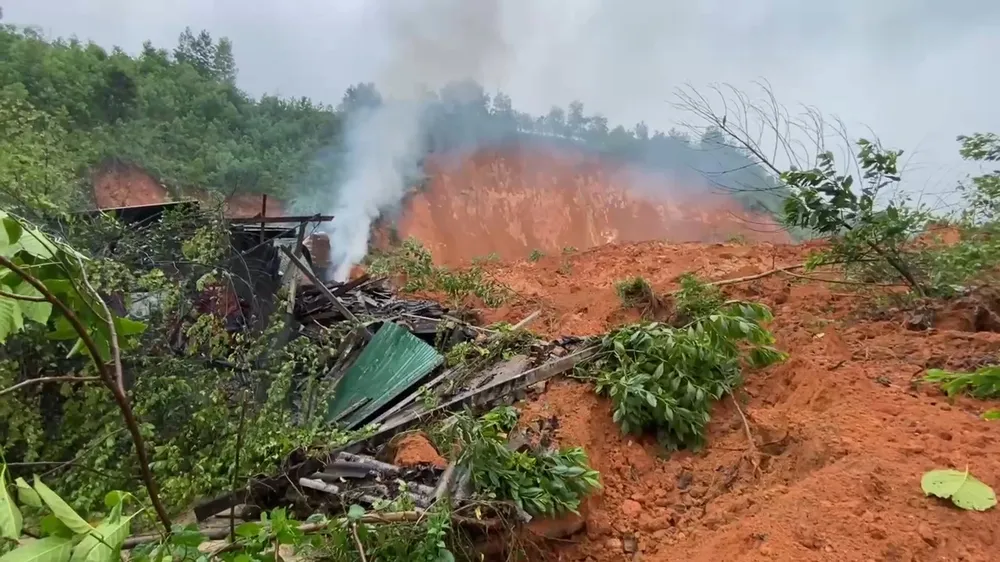 sat lo dong truong son (2).jpg