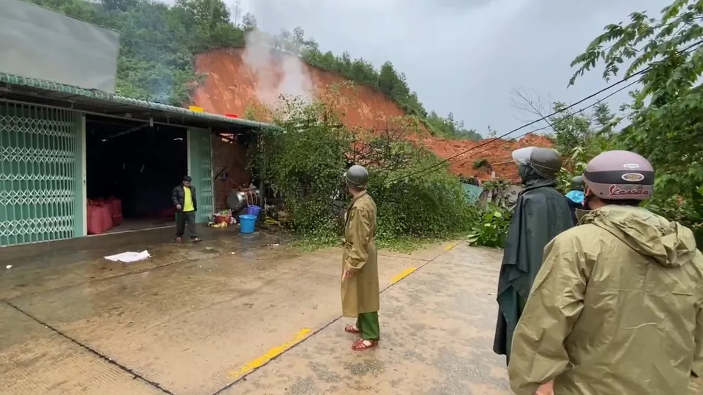 sat lo dong truong son (5).jpg