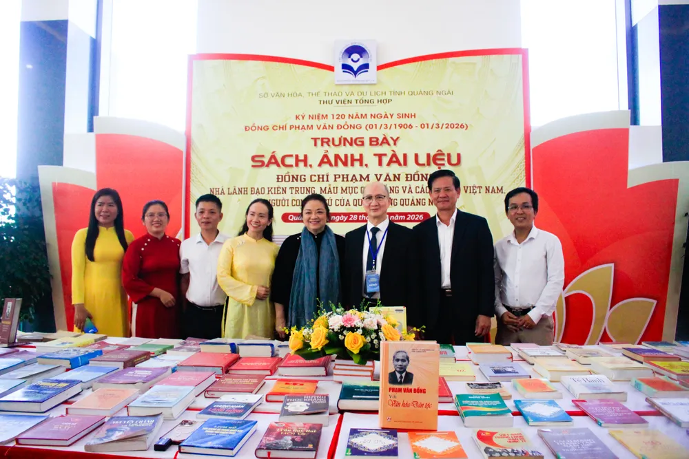 TRUNG BAY SACH TU LIEU (1 of 1).jpg