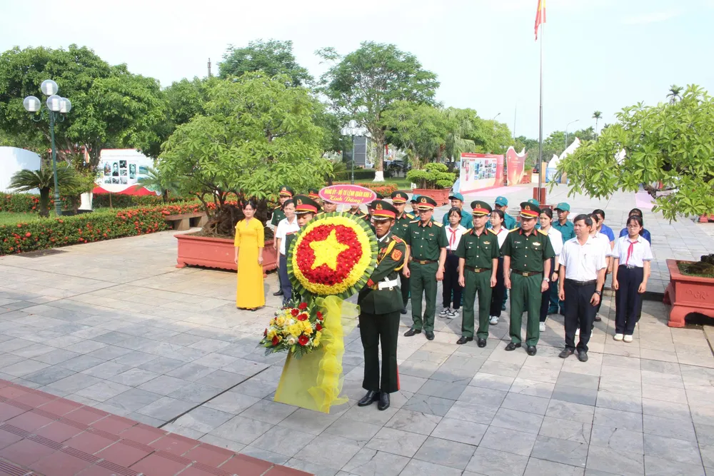 dâng hương (5).jpg