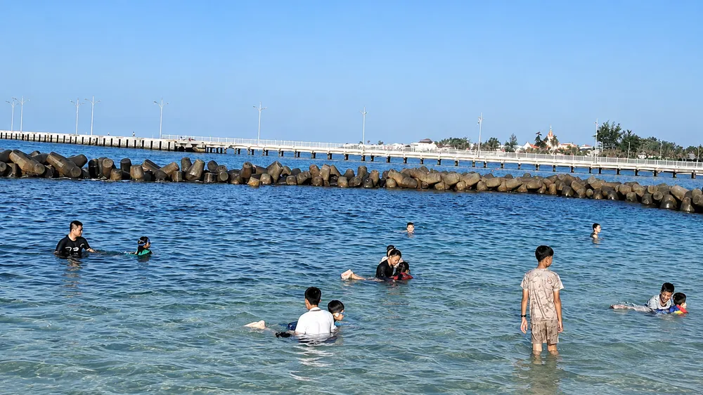 bơi.jpg