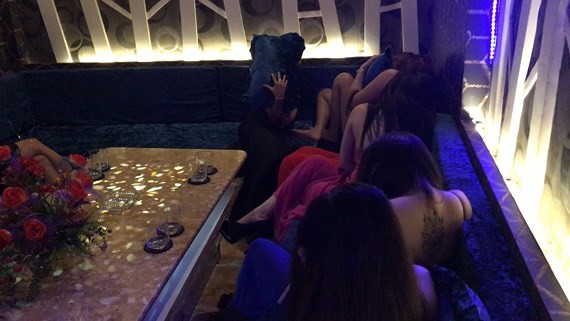 Dozens of female waitresses in the restaurant. (Picture: DAN NGUYEN)