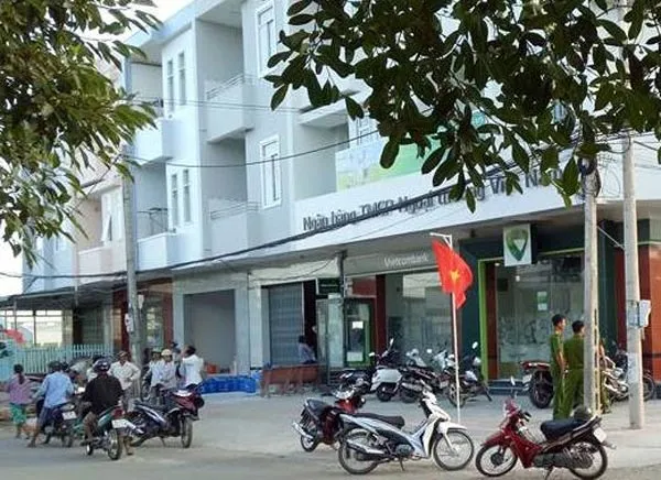 Hoàn tất khám nghiệm hiện trường vụ cướp ngân hàng tại Trà Vinh ảnh 1