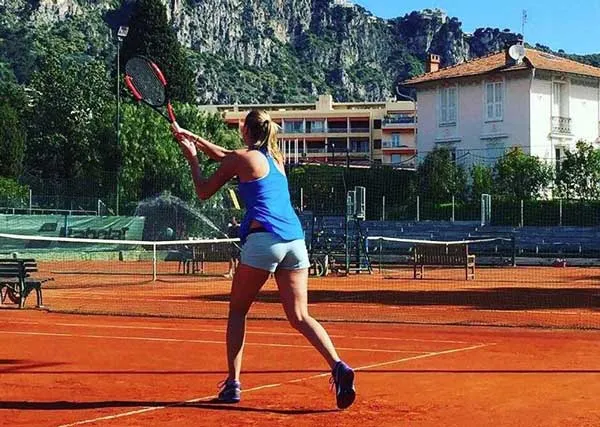 Petra Kvitova quay trở lại sân tập