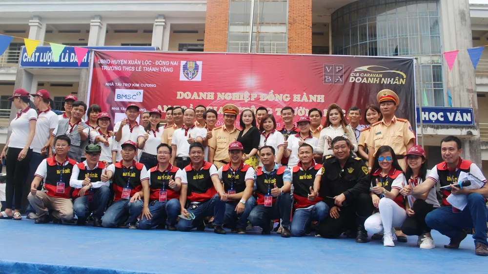 Doanh nghiệp đồng hành cùng ATGT trường học ảnh 1