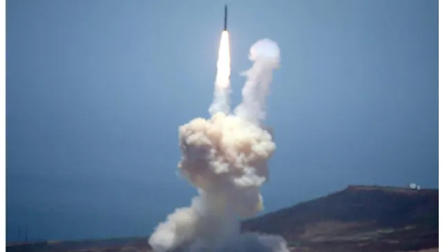 Mỹ thử thành công lần đầu tiên đánh chặn ICBM ảnh 1