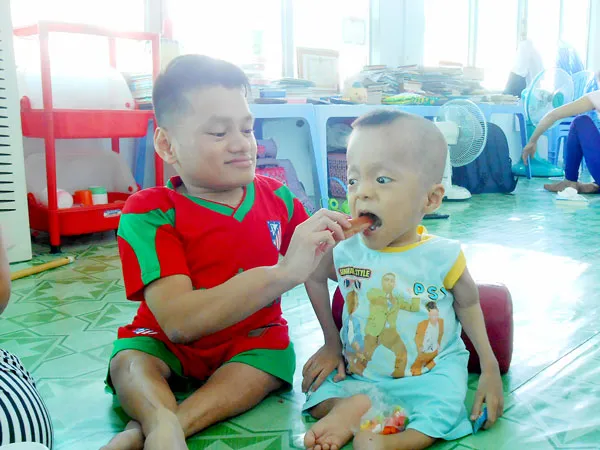 Ước mơ của chàng trai xương thủy tinh ảnh 1