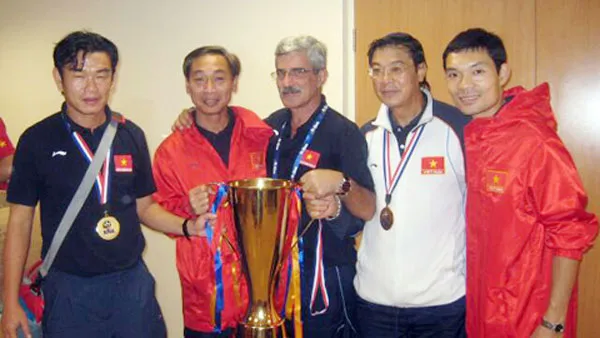 Không lo xa, dễ buồn gần ảnh 1