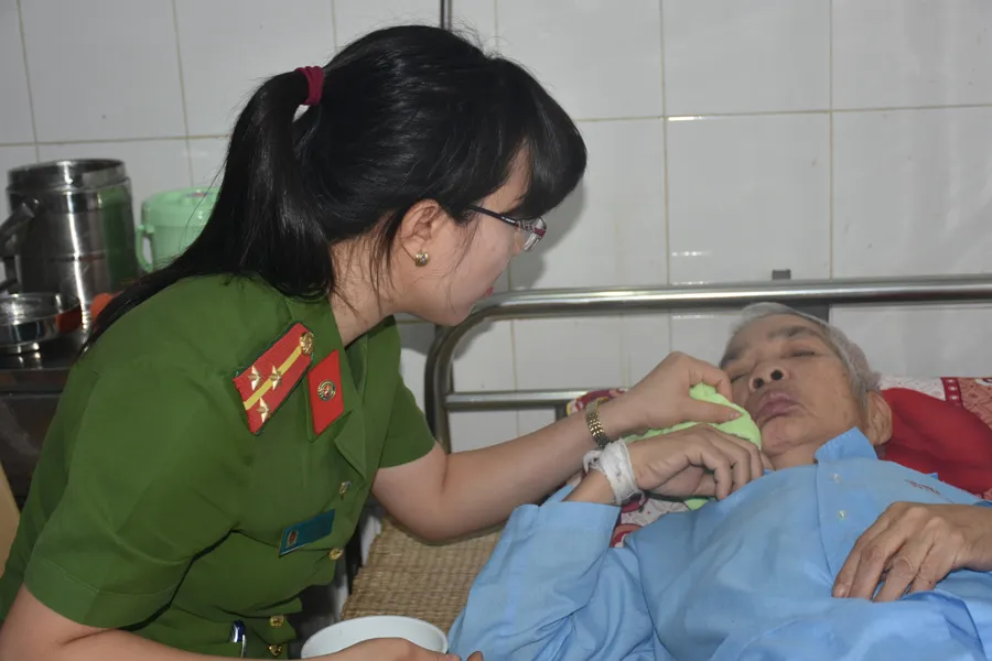 “Nồi cháo yêu thương” ấm áp tình quân dân ảnh 7