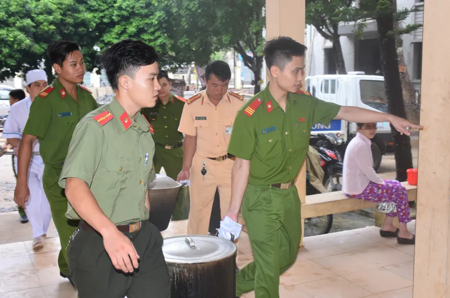 “Nồi cháo yêu thương” ấm áp tình quân dân ảnh 2