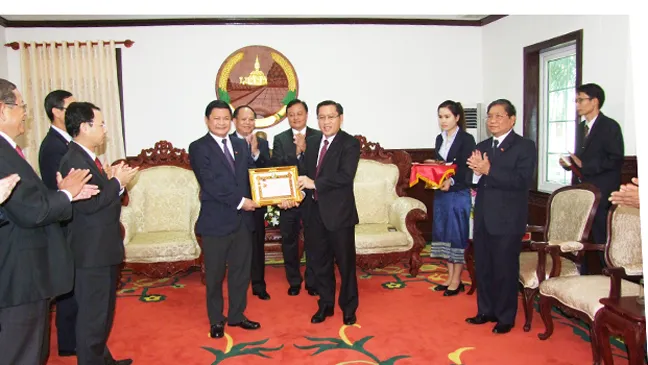 Đoàn đại biểu cấp cao TPHCM chào xã giao Bí thư Tỉnh ủy tỉnh Savannakhet ảnh 2