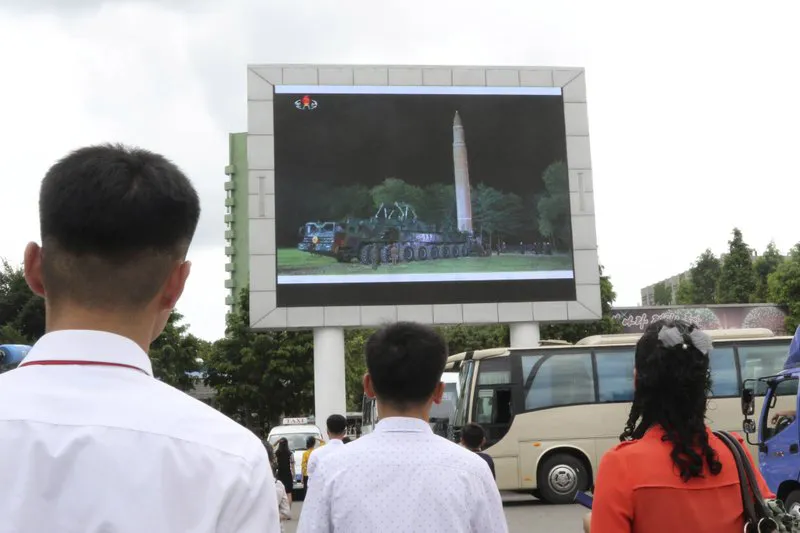 Triều Tiên công bố hình ảnh phóng thử ICBM ảnh 3