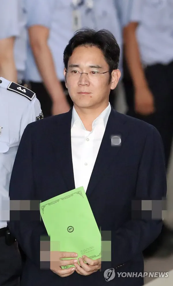 Người thừa kế Tập đoàn Samsung bị đề nghị mức án 12 năm tù giam ảnh 1