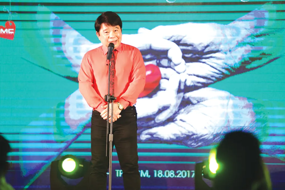 Đông đảo nghệ sĩ Việt đến ủng hộ đêm gala “Tiếp sức hồi sinh” ảnh 1