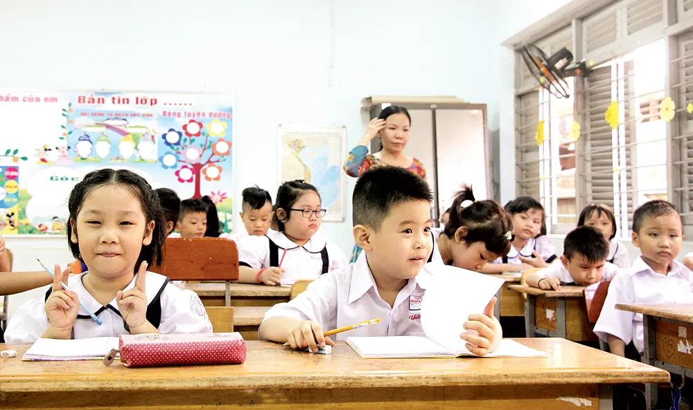 Học chữ trước khi vào lớp 1: Phụ huynh làm khổ con! ảnh 1