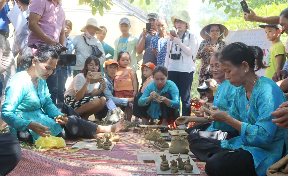 Giỗ Tổ nghề gốm Thanh Hà ảnh 6