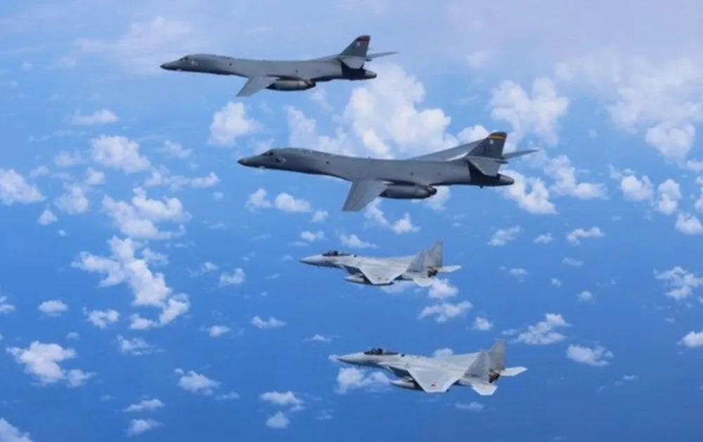 Nhật Bản, Mỹ diễn tập trên không ở biển Hoa Đông ảnh 1