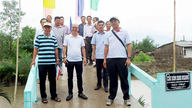Tặng người dân Phú Tân (Cà Mau) 2 cầu nông thôn ảnh 1