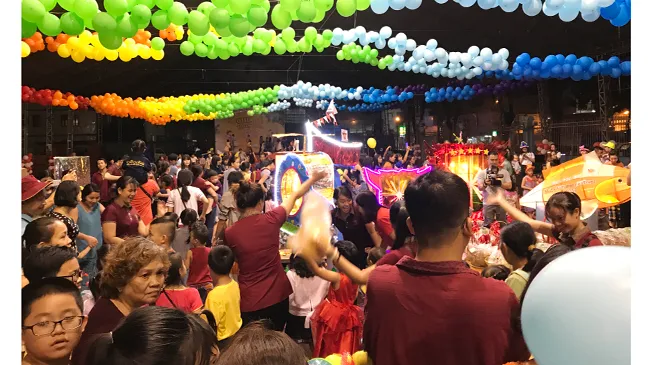 Chia sẻ yêu thương, rước đèn tháng Tám ảnh 1