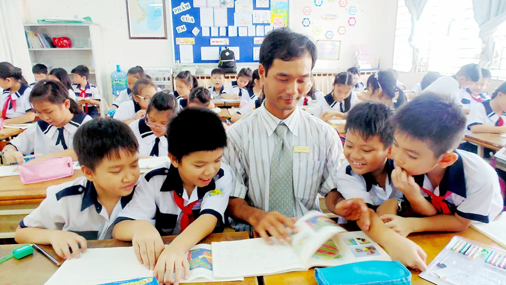 Bỏ hộ khẩu vẫn không tuyển đủ giáo viên ảnh 1