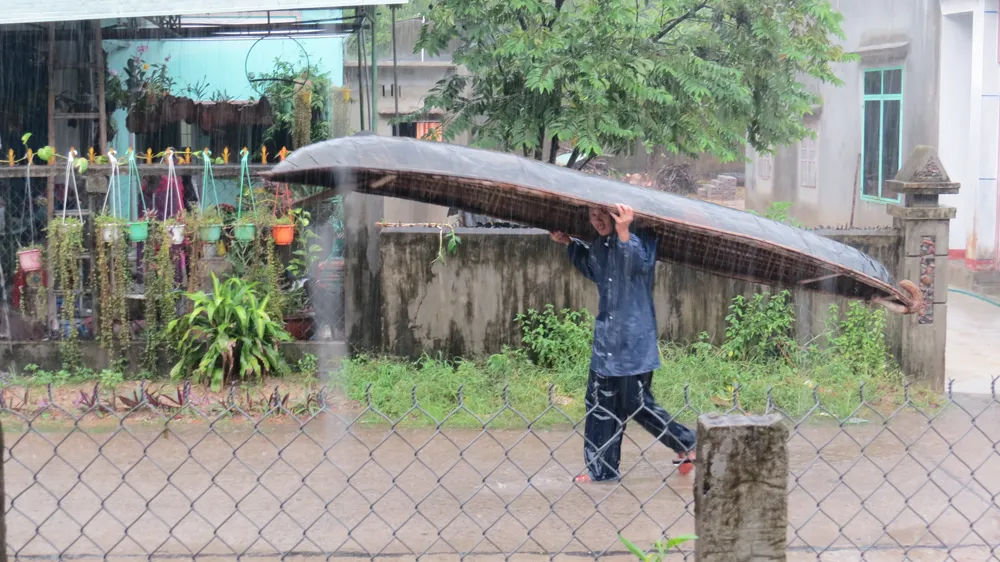 Phú Yên: Gần 2.000 người chạy lũ trong đêm, 1 người chết ảnh 3