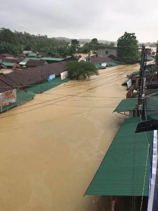 Hôm nay 6-11, Trung bộ tiếp tục có mưa to diện rộng, ngập lụt nghiêm trọng ảnh 1