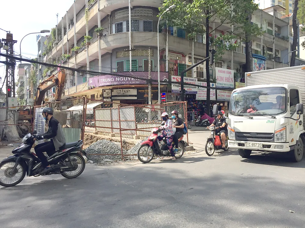 Thi công kéo dài  ảnh 1