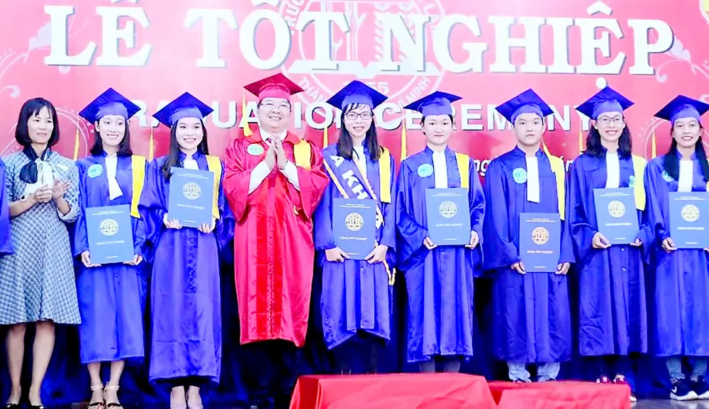 Chỉ còn một loại văn bằng đại học: Nên hay không? ảnh 1