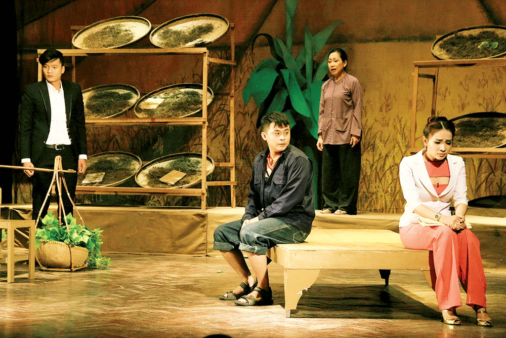 Sân khấu kịch TPHCM: Chông chênh tồn tại ảnh 1