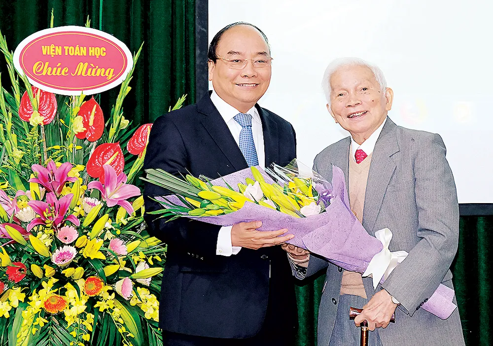 Động viên người giỏi theo đuổi lĩnh vực toán học ảnh 1