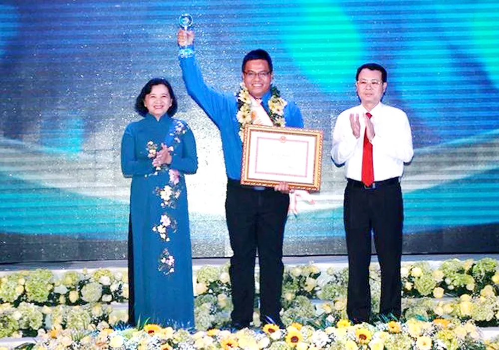 Cho yêu thương, nhận hạnh phúc ảnh 1