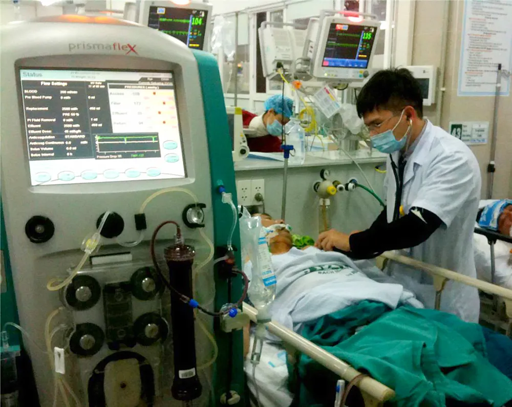 Ngộ độc rượu “vào mùa” ảnh 1