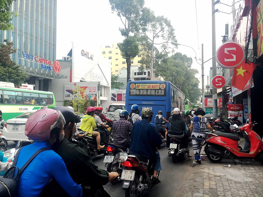 Giữ trật tự an toàn giao thông ngày cận tết ảnh 1