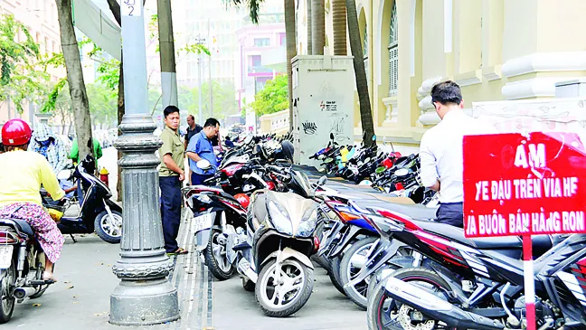 Trả vỉa hè cho người đi bộ để quản lý đô thị tốt hơn ảnh 1