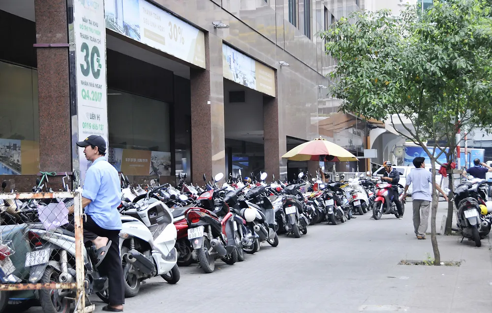 Tháo nút thắt giá giữ xe ảnh 1