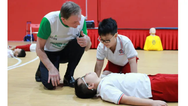 Học sơ cấp cứu và thoát hiểm cùng chuyên gia nước ngoài ảnh 2