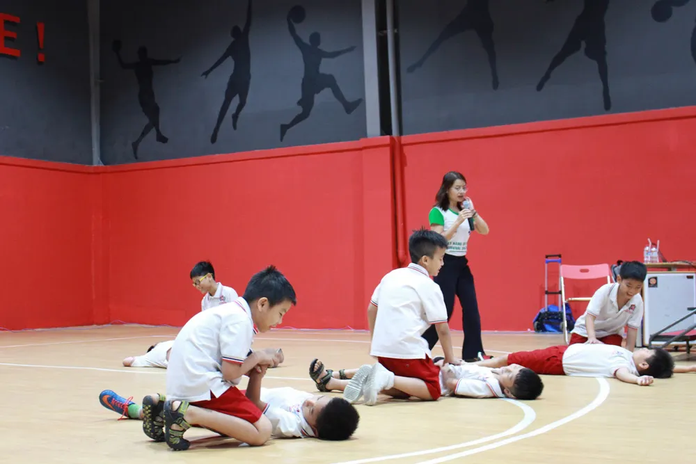 Học sơ cấp cứu và thoát hiểm cùng chuyên gia nước ngoài ảnh 3