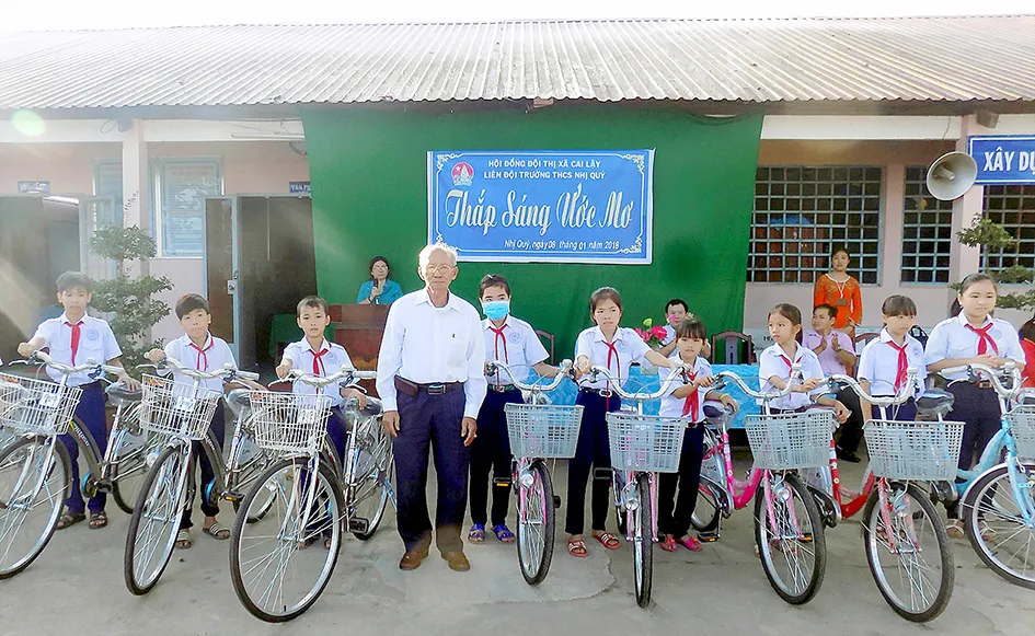 Hoạt động từ thiện ảnh 1