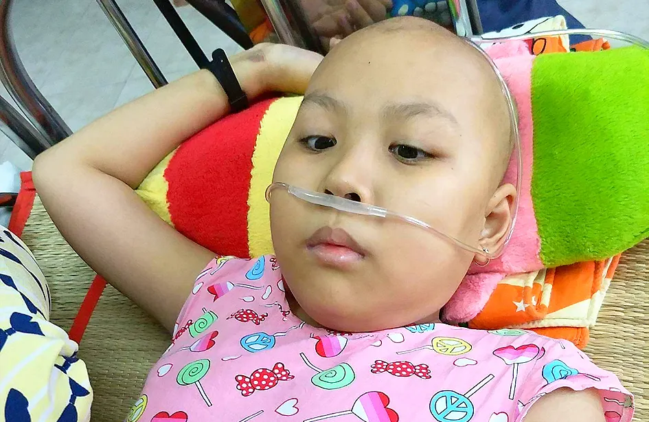 Con u não, mẹ bướu tuyến giáp ảnh 1