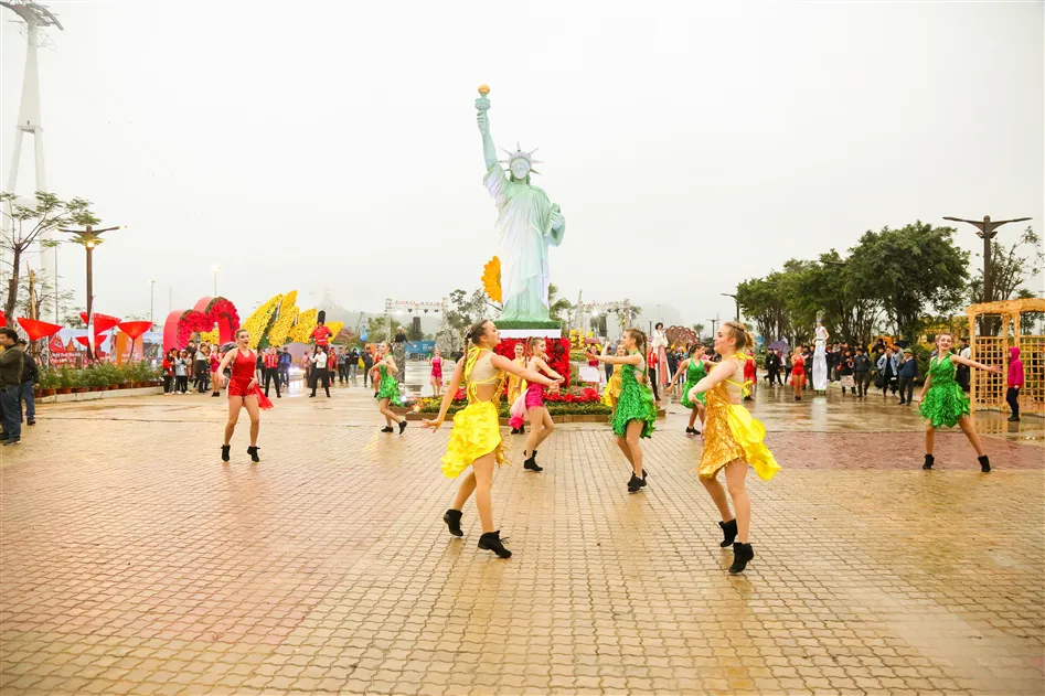 Nhiều chương trình khuyến mãi khủng dịp Tết tại các khu vui chơi khắp cả nước ảnh 8