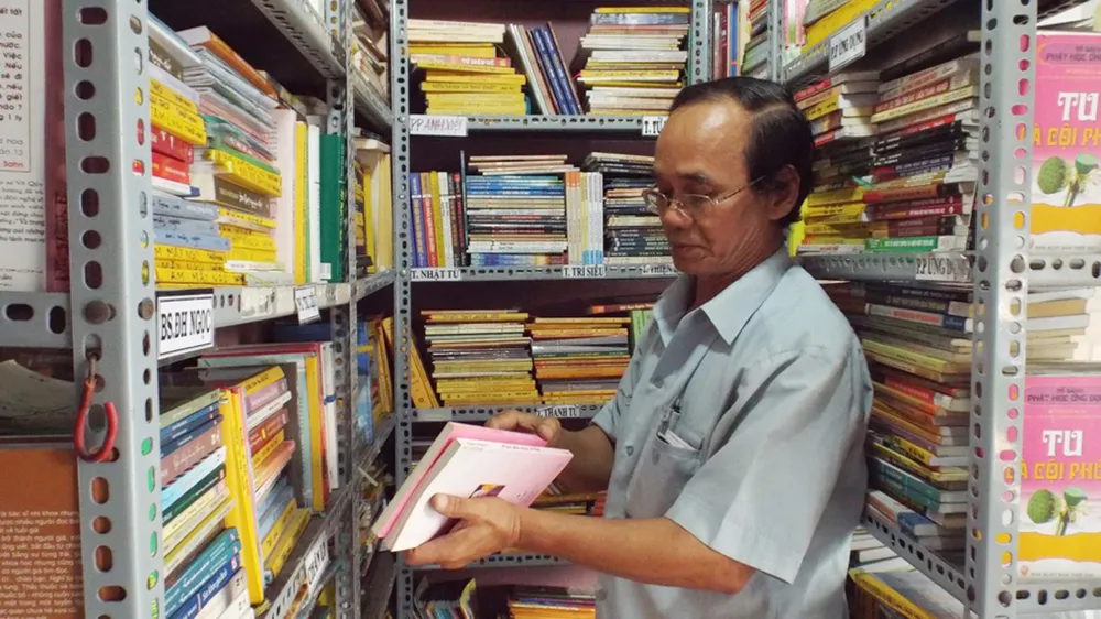 Lan tỏa tình yêu với sách ảnh 1