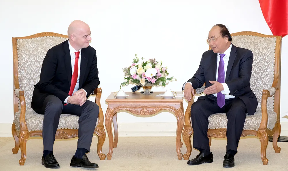 Thủ tướng Nguyễn Xuân Phúc tiếp Chủ tịch FIFA ảnh 1