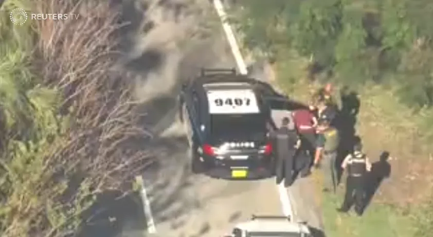 Xả súng đẫm máu tại trường học ở Mỹ, ít nhất 17 người thiệt mạng ảnh 9