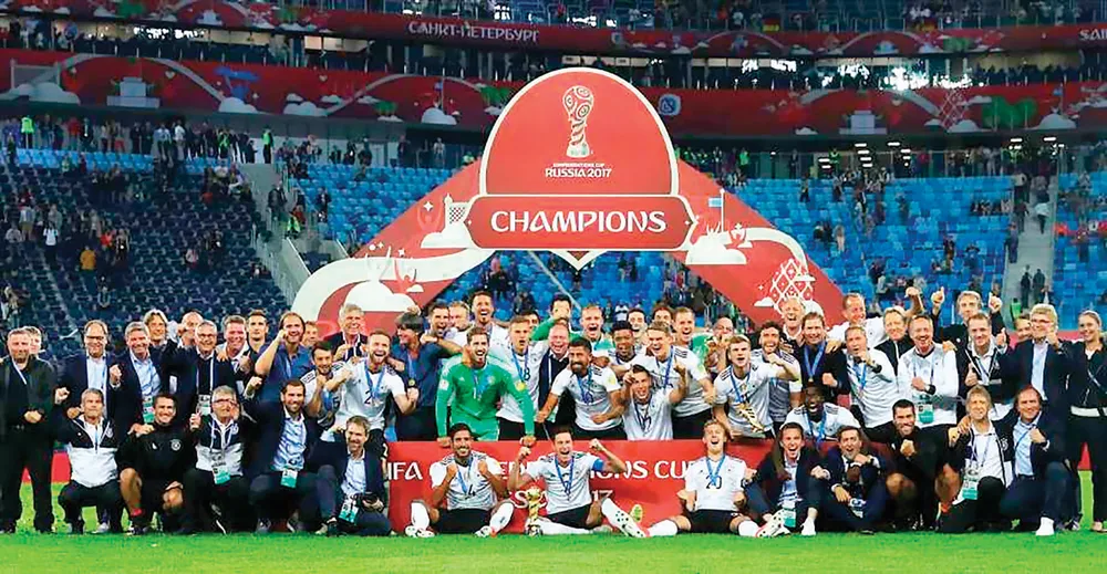 Mùa hè nóng bỏng trên xứ sở Bạch Dương ảnh 1