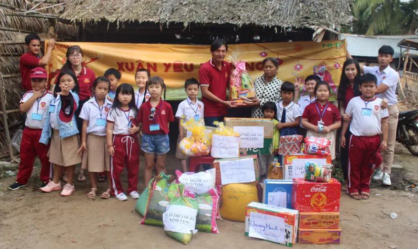 Thầy trò iSchool đong đầy hơi ấm tình người với Xuân yêu thương 2018 ảnh 3