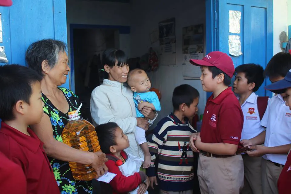 Thầy trò iSchool đong đầy hơi ấm tình người với Xuân yêu thương 2018 ảnh 2